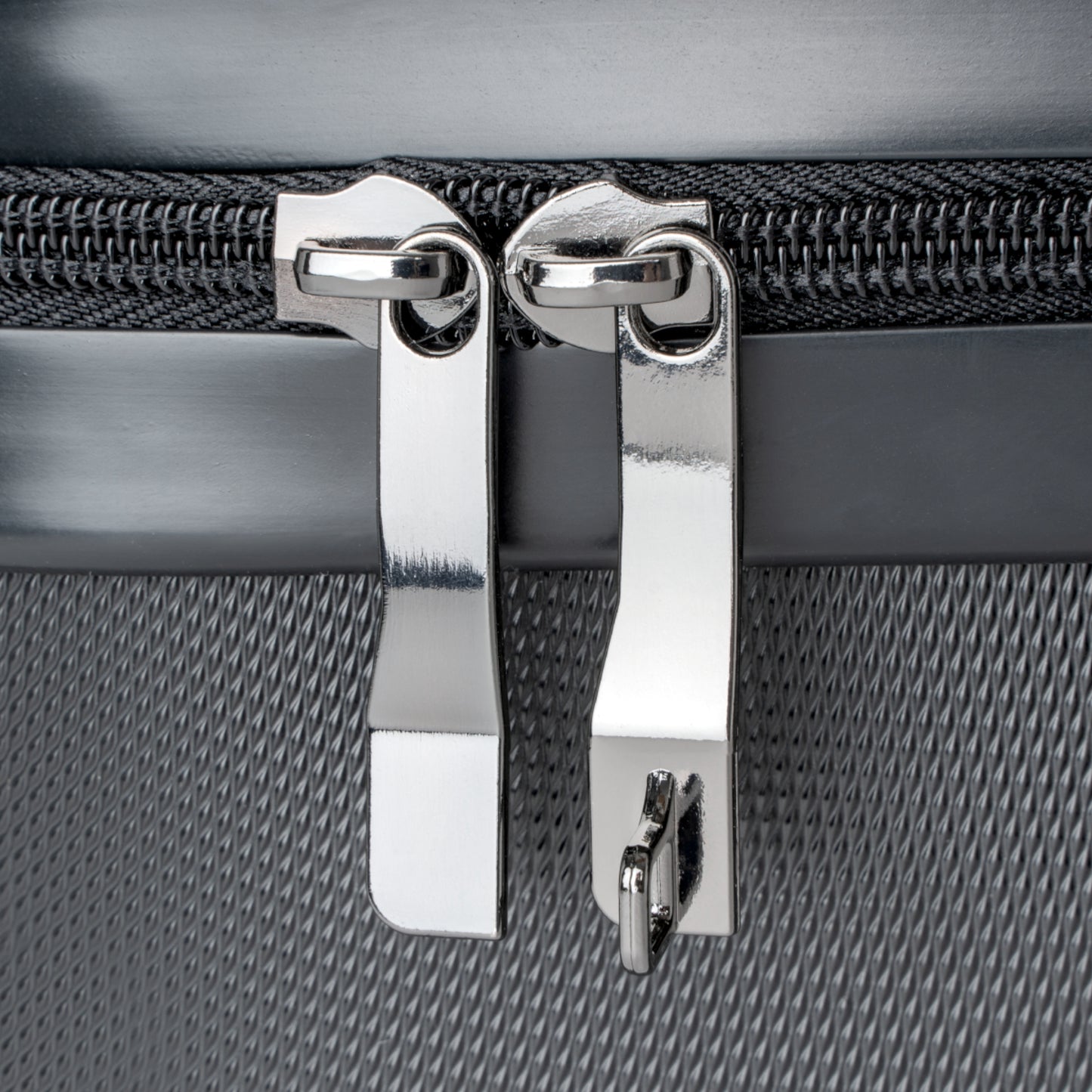Void Archive Graffiti Suitcase – Urban Brick Lane Carry-On